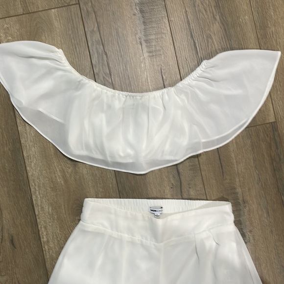 Fashion nova off shoulder crop top and flowy pant - Picture 5 of 10